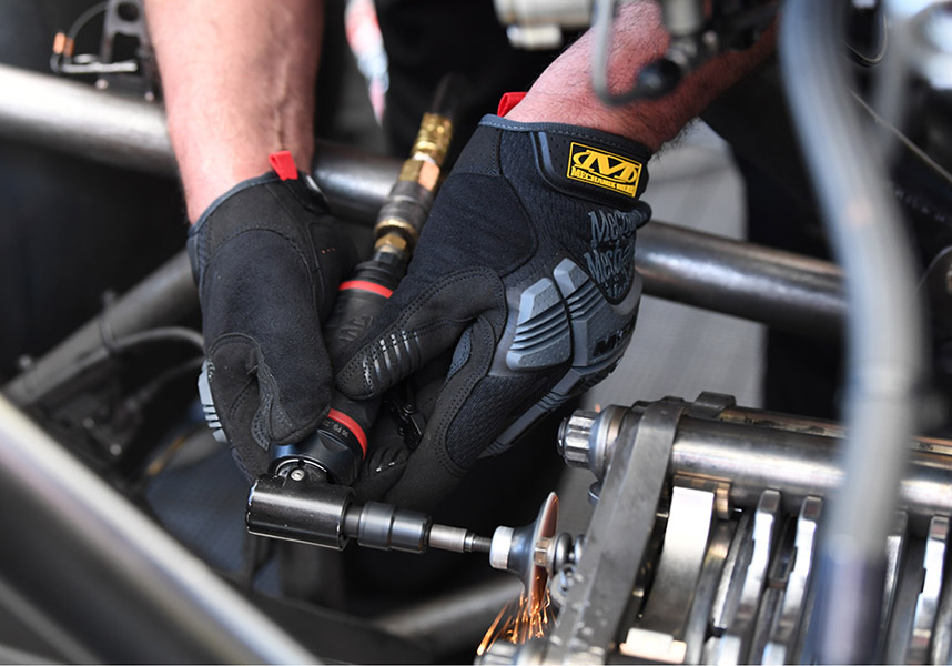 M-Pact Glove, detail
